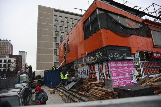 Zabytkowy pawilon Cepelii w samym centrum Warszawy w końcu przejdzie remont.