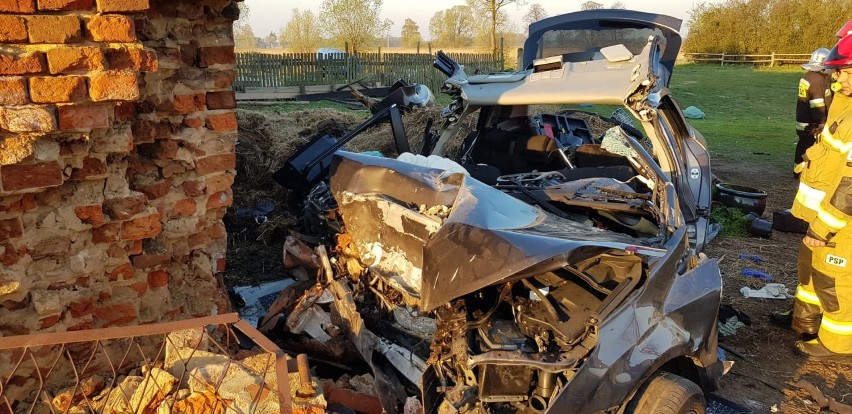 Tragiczny wypadek w miejscowości Duczów Mały na DK 42. Nie żyje jedna osoba