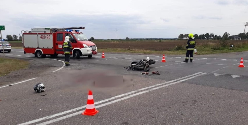 Wypadek w Kończewicach [ZDJĘCIA]. Samochód osobowy wjechał w motocyklistę na skrzyżowaniu