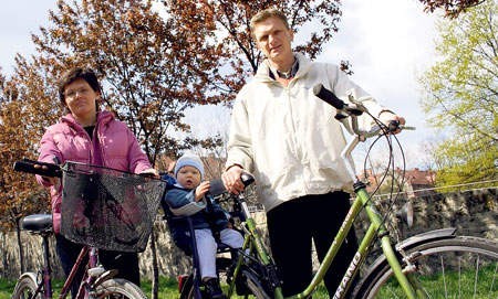 Marek Wleciałowski z żoną Beatą i rocznym synem Karolem bardzo lubią rowerowe przejażdżki. Jednak trener nie ma zbyt wiele wolnego czasu na takie przyjemności.
