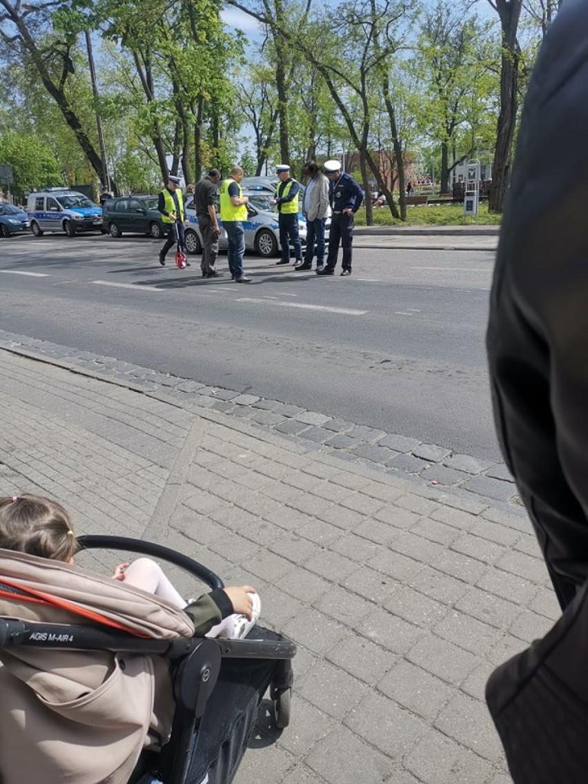 Gniezno: Samochód śmiertelnie potrącił kobietę przy ul. Kościuszki [ZDJĘCIA]