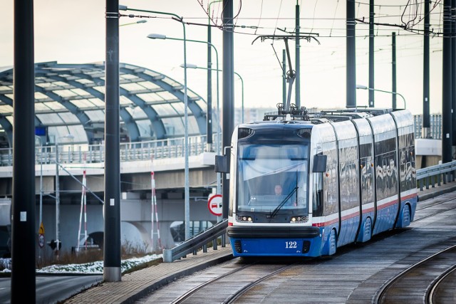 Od września nastąpi wiele zmian w komunikacji miejskiej w Bydgoszczy. Zaczną kursować również nowe linie podmiejskie. Od 3 września zaczną obowiązywać szkolne rozkłady jazdy. 



Jak nie zatruć się grzybami? 

