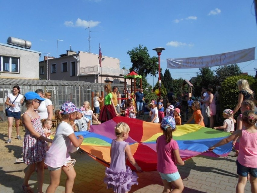Przy przedszkolu w Kargowej odbył się kolejny Festyn Rodzinny. Wspólnym zabawom nie było końca! [zdjęcia]