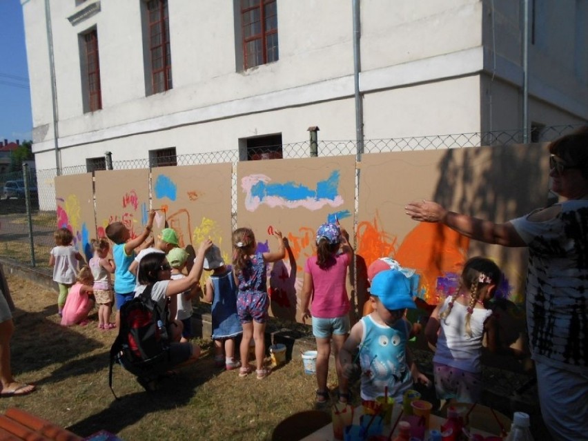 Przy przedszkolu w Kargowej odbył się kolejny Festyn Rodzinny. Wspólnym zabawom nie było końca! [zdjęcia]