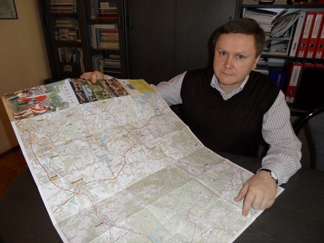 Bogdan Kasperek prezentuje najnowszą mapę Zaolzia
