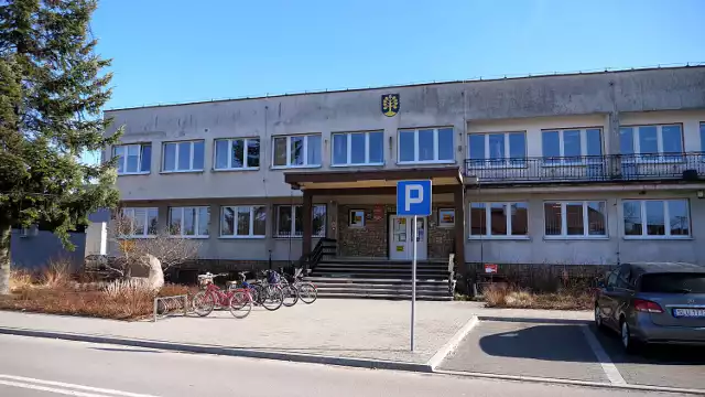 Gmina Ciasna remontuje budynek urzędu. To jeden z ostatnich budynków gminnych bez ocieplenia