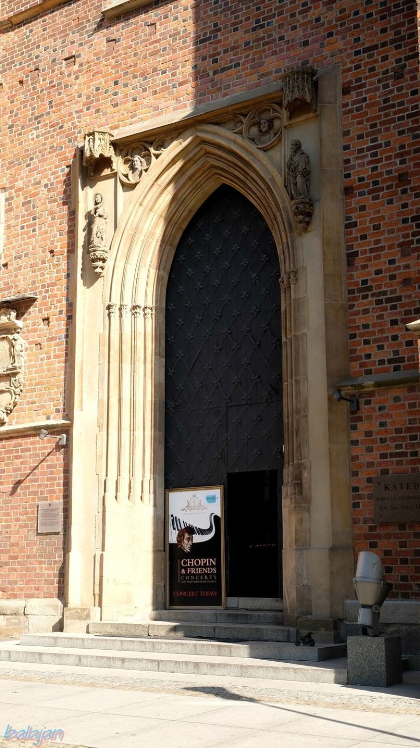 Stargardzcy i szczecińscy emeryci na wycieczce we Wrocławiu zwiedzali polskokatolicką katedrę. ZDJĘCIA 