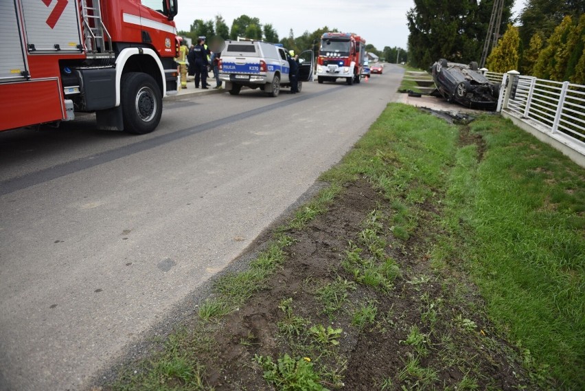 21-latek dachował BMW w Nakle koło Przemyśla. Młody kierowca miał 2 promile alkoholu w organizmie 