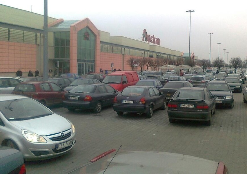 Wrocław: Przed świętami w sklepach nie ma tłumów (ZDJĘCIA)