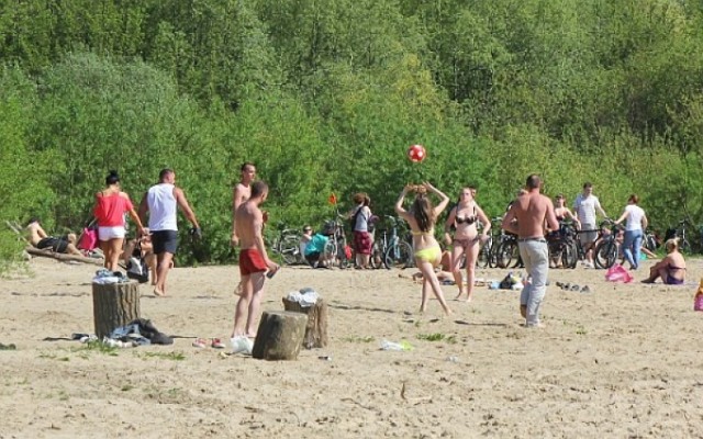 Zumba, siatkówka, aerobik 30 sierpnia na dzikiej plaży Nieporęt