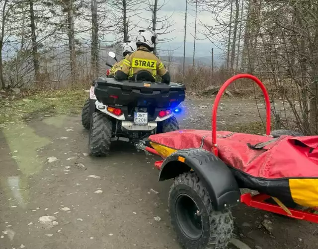 Strażacy ochotnicy z Jarnołtówka kupili quada, a także specjalną przyczepkę do transportu poszkodowanych ludzi.