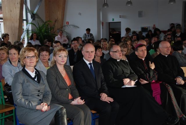 Świdnica: Jasełka w nowej szkole (zobacz foto)