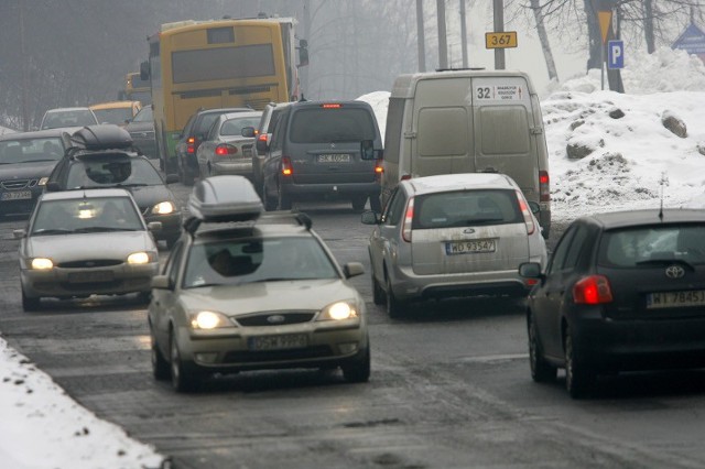 Na gruntowny remont wciąż czeka ul. 1 Maja w Wałbrzychu. W fatalnym stanie jest też ul. Świdnicka