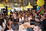 Tłumy na wielkim otwarciu baru McDonald's w Zatorze 