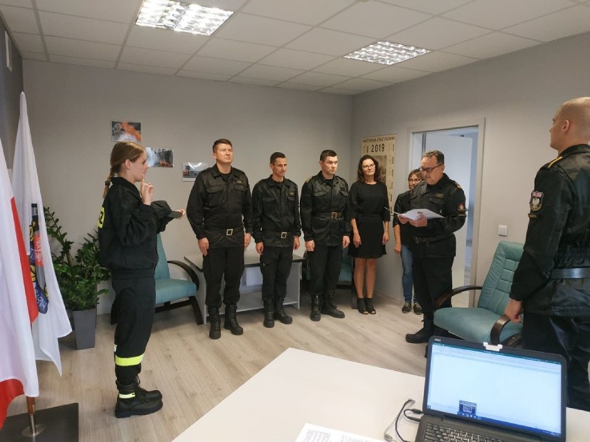 Ślubowanie nowego funkcjonariusza w wolsztyńskiej straży pożarnej 