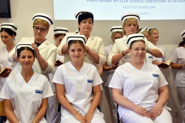 17 absolwentek wydziału pielęgniarstwa na PWSZ ukończyło studnia licencjackie