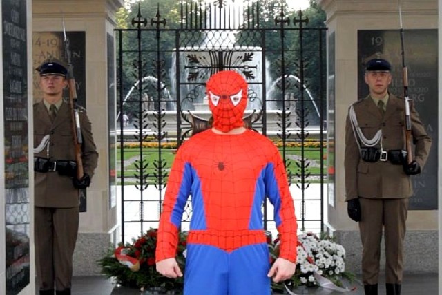 Spiderman z Warszawy: „Chcę, żeby ludzie się uśmiechali”