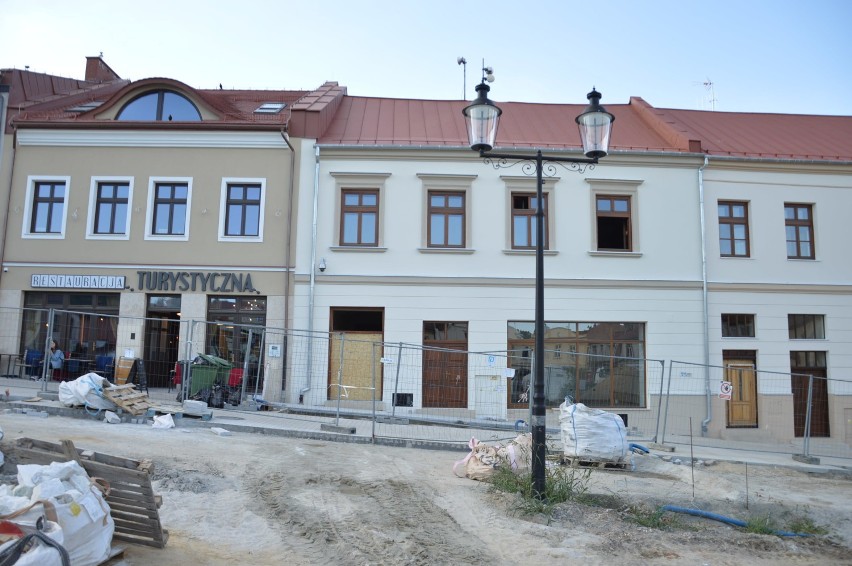 Odnowione kamienice w centrum Bochni, wrzesień 2020