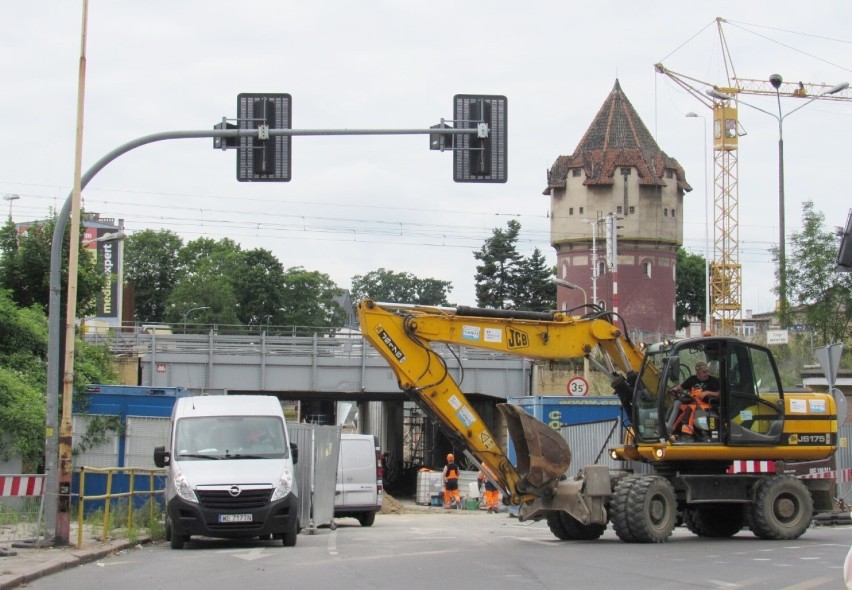 Przebudowa wiaduktu w centrum Stargardu. Zbliża się otwarcie przejazdu. Piesi jeszcze poczekają 