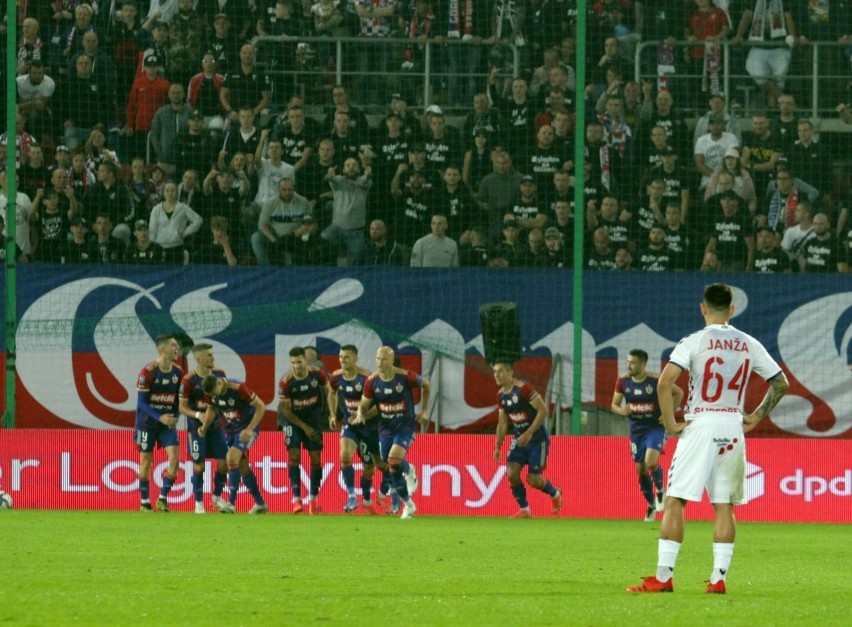 Piast Gliwice pokonał w Zabrzu Górnika 1:0.
Zobacz kolejne...