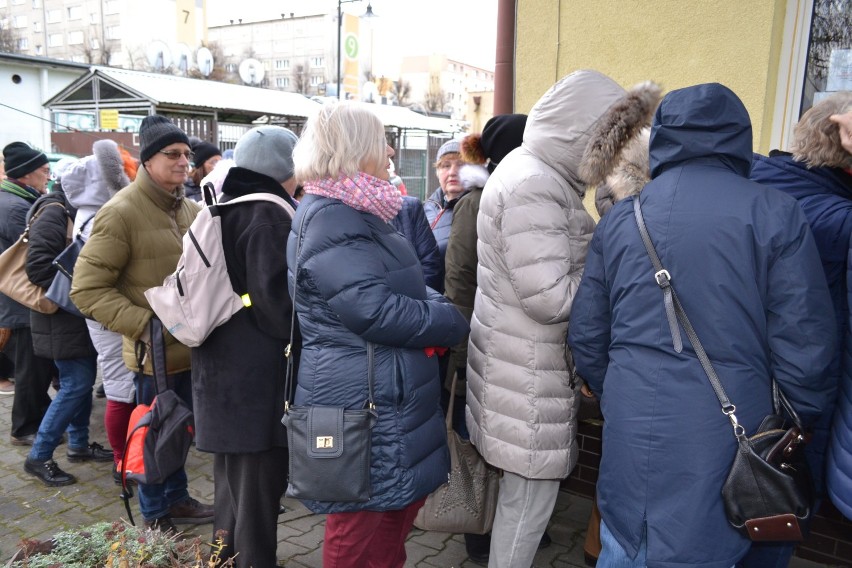 Rekorodwa liczba chętnych podczas zapisów na zajęcia Uniwesytetu Trzeciego Wieku [ZDJECIA]