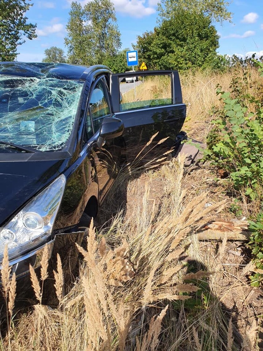 Zdarzenie samochodu z ciężarówką na drodze Szczecinek – Barwice [zdjęcia]