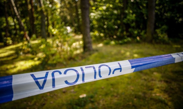 Policja szuka 44-latka, który zbiegł z domu. Prawdopodobne, że to on stoi za śmiercią swojej żony