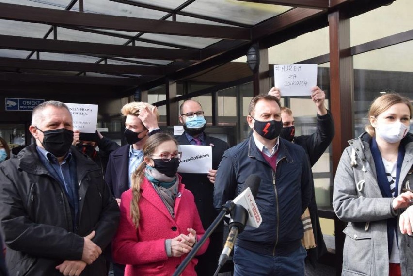 Sąd w Sieradzu umorzył postępowanie w sprawie Anny Sikory, organizatorki protestów kobiet ZDJĘCIA