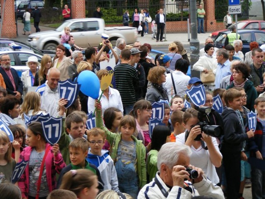 Wspólnym przemarszem przez ulice Wyspiańskiego i Głogowskiej...