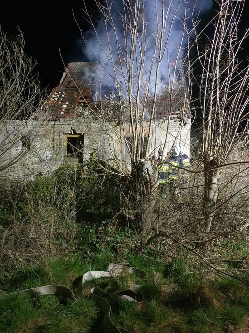Pożar w Łeknicy koło Barwic. Szybka akcja OSP [zdjęcia]