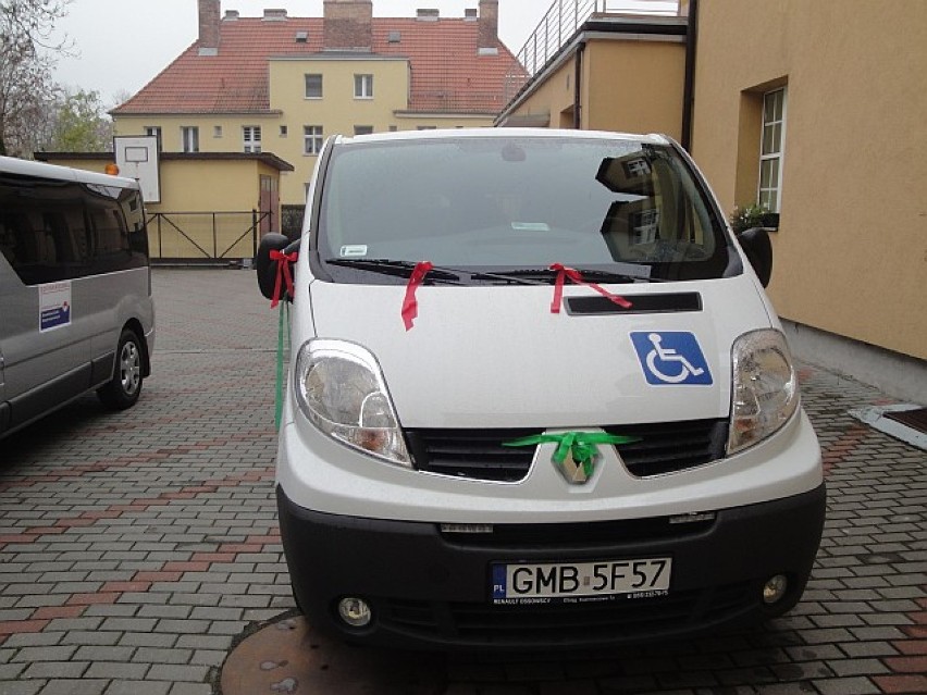 Dwa nowe samochody dla DPS i WTZ w Malborku