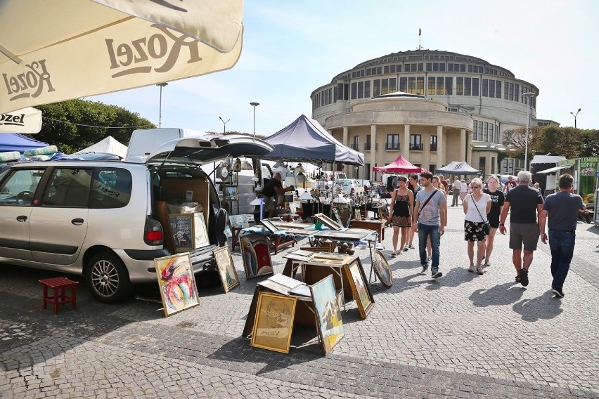 Wrocław. Zobacz, jakie skarby można znaleźć na giełdzie staroci koło Hali Ludowej