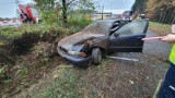 Wypadł autem z autostrady i dachował. Kierowca trafił do szpitala