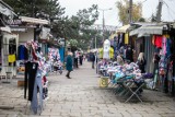 Bazar przy Kawaleryjskiej jest otwarty! Sklepy w galeriach są zamknięte, ale na targowisku możesz zrobić zakupy 16.11.2020 [zdjęcia]