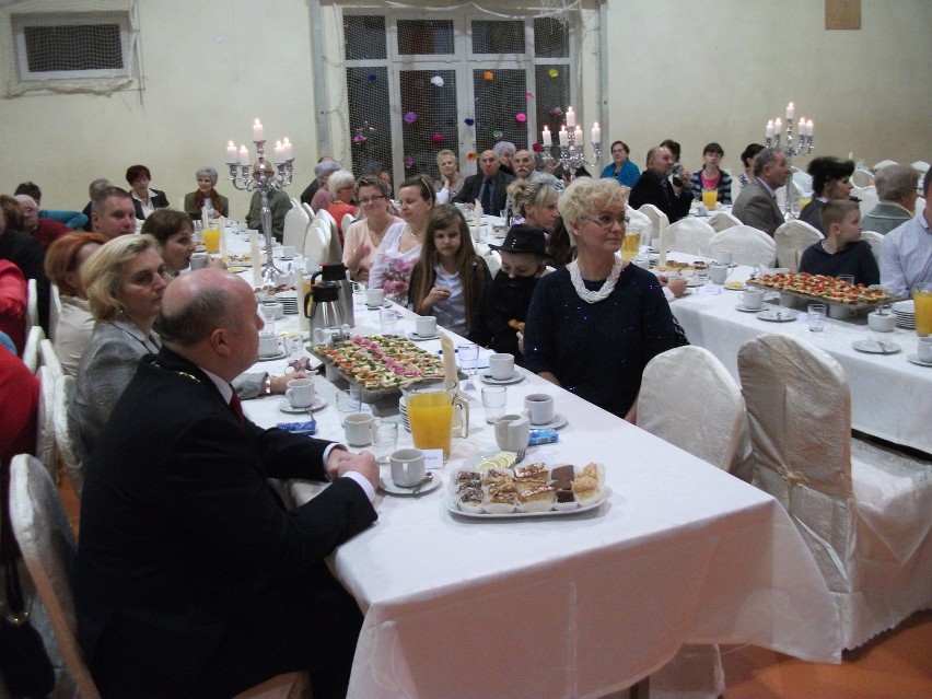 Gminny Dzień Seniora w Czarnym Borze okazją do świętowania jubileuszy małżeństw