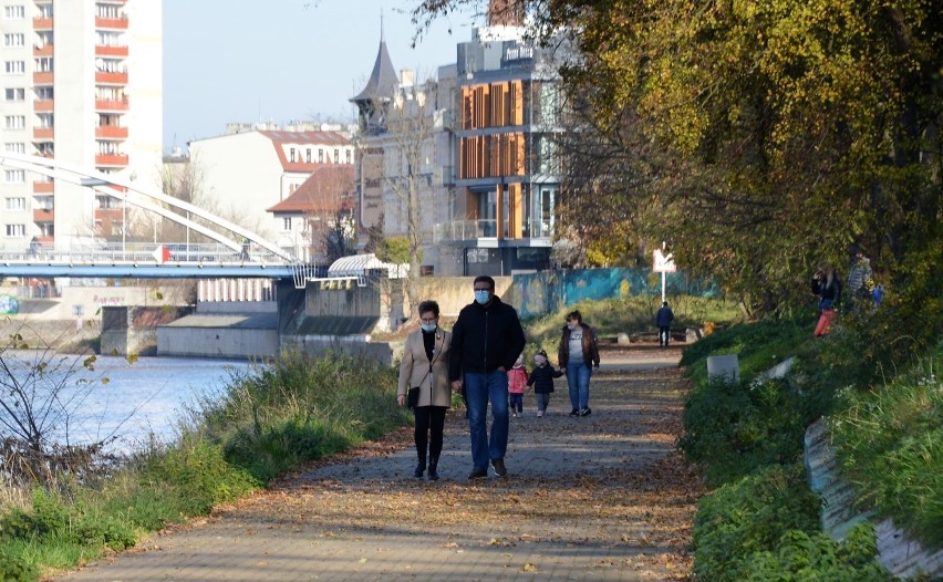 Złota polska jesień w Opolu. Mieszkańcy wyszli dzisiaj na słońce