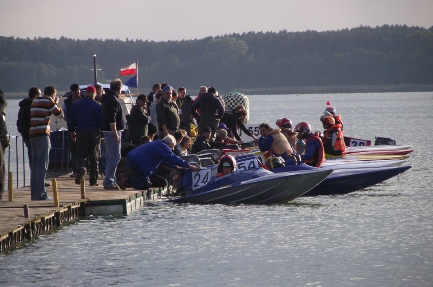 Zbąszyń i jezioro Błędno, gościnne dla motorowodniaków. Motorowodne Mistrzostwa Świata - 4-5 września 2010 [ZDJĘCIA]