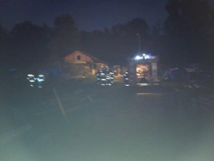 Pożar w Twardorzecce. Strażacy wezwani do płonącego domu