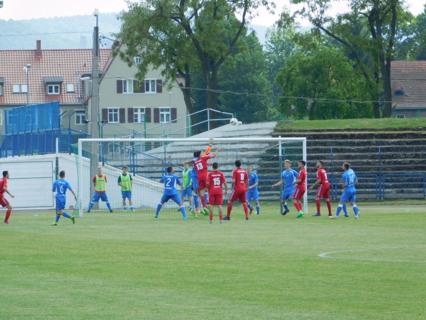 Piłkarze Górnika Wałbrzych pokonali na swoim boisku 3:0 Pogoń Oleśnica