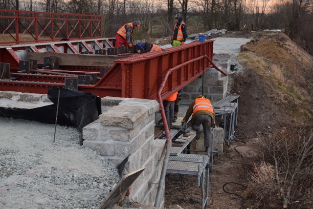 Trwają prace przy rewitalizacji linii kolejowej nr 285 na odcinku Wrocław Gł. - Świdnica Przedmieście oraz z linii nr 771 Świdnica Przedmieście – Świdnica Miasto.