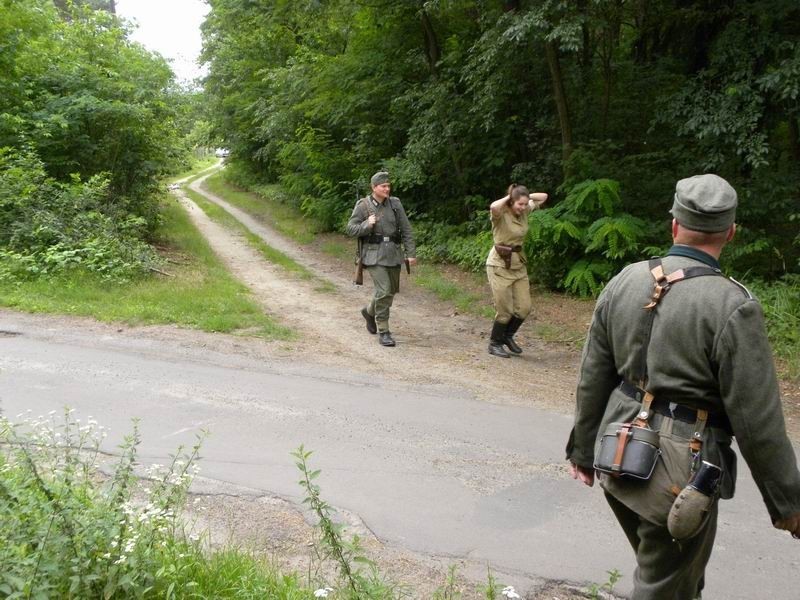 W Rudach przebierańcy napadają na pociągi