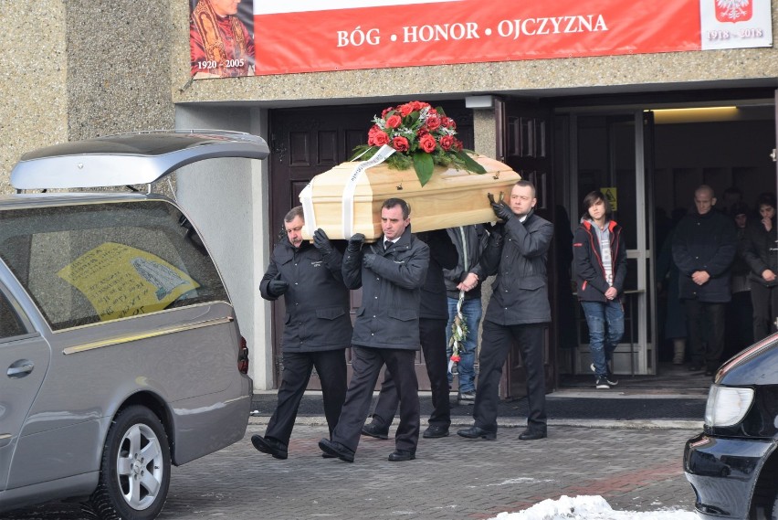 Pogrzeb Alicji z Rybnika. Zamordowaną nastolatkę żegnało wielu młodych ludzi