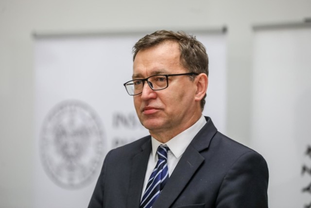 Jak podało radio RMF obecny szef Instytutu Pamięci Narodowej Jarosław Szarek nie ubiega się o ponowny wybór na to stanowisko.