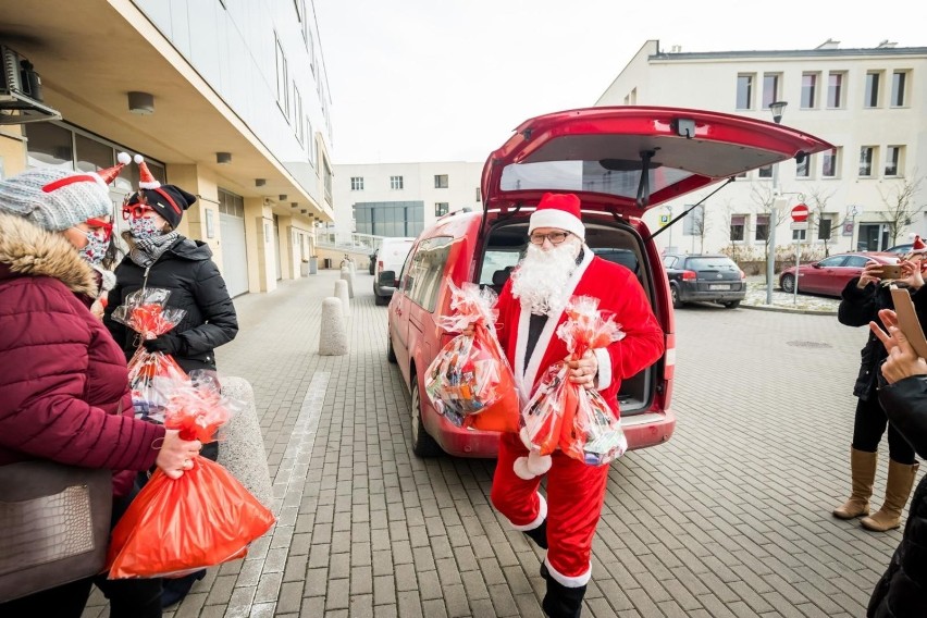 Wolontariusze z Bursy nr 1 im. Marii Szułczyńskiej w...