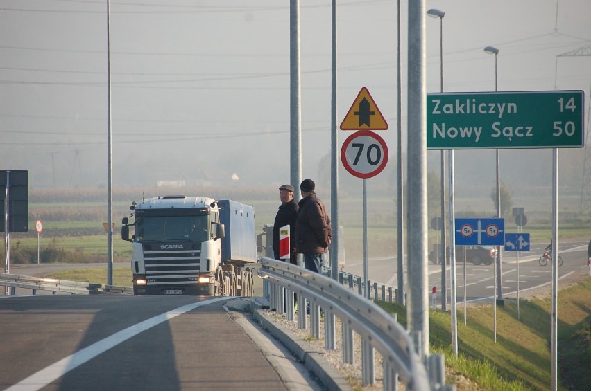 Wschodnia obwodnica Wojnicza to 7-kilometrowa,  nowa droga,...