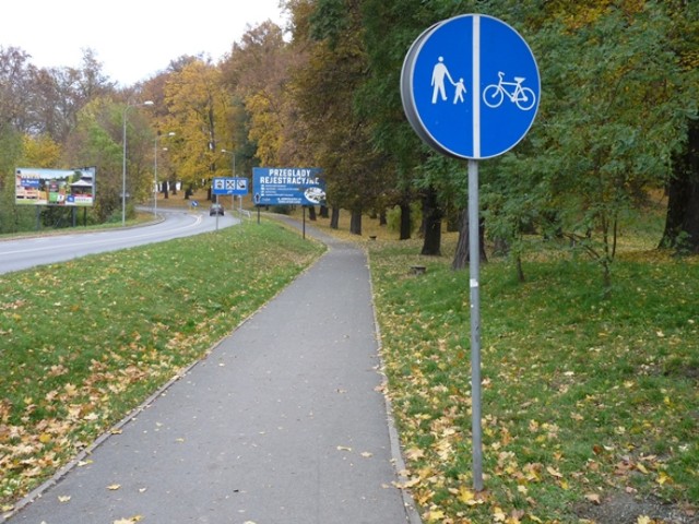 Ciąg pieszo-rowerowy wzdłuż ul. Noworudzkiej w Kłodzku