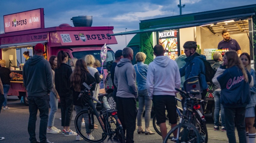 Food Truck Festivals przy Galerii Solnej Inowrocławiu trwa...