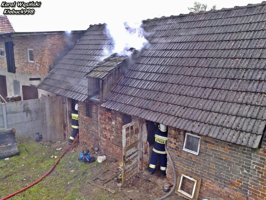 Pożar budynku gospodarczego w Starokrzepicach [FOTO]