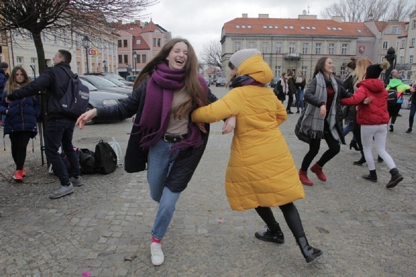 Konin: One Billion Rising 2022 – wielkie tańczenie przeciw przemocy