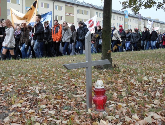 Marsz Bezpieczeństwa na ulicy Sikorskiego w Tychach